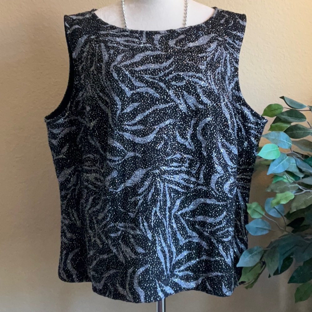 Alex Evenings - Elegant black sleeveless top with sequins